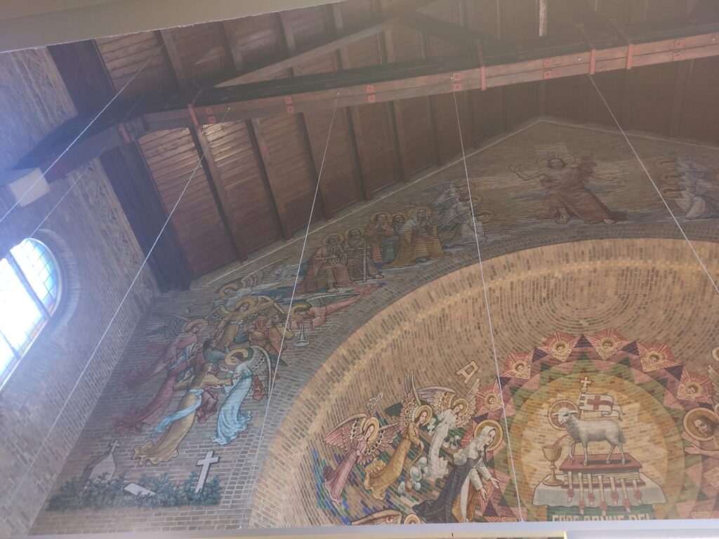 RH221 050 1953 Roosendaal HHartkerk aq Triumphboog