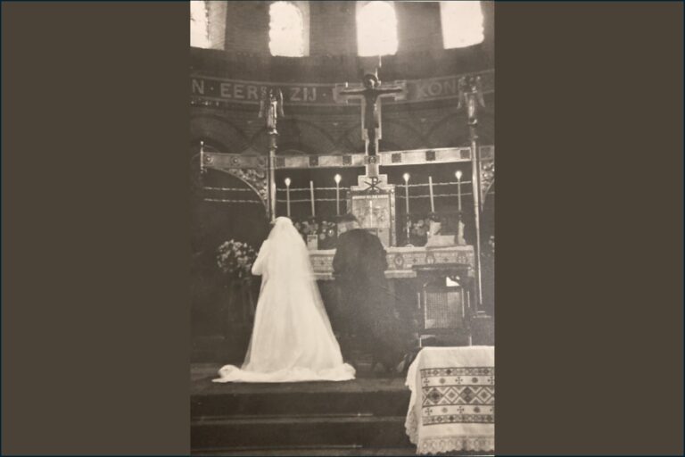 TW1002 Priesterkoor bruidspaar